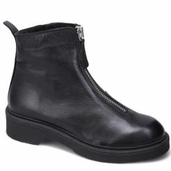 Bueno Women's Gable Boot In Black/Silver